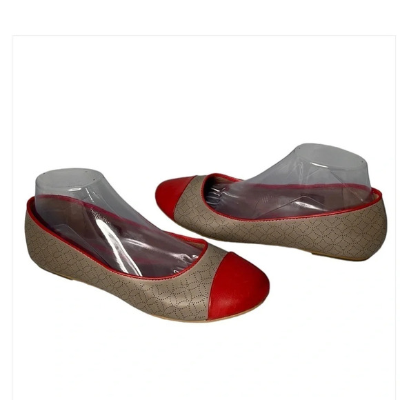 FOSSIL 2 Tone Leather Ballet Flats Coral Red Taupe  Grey Cap Toe Perforated 9 - Picture 2 of 11